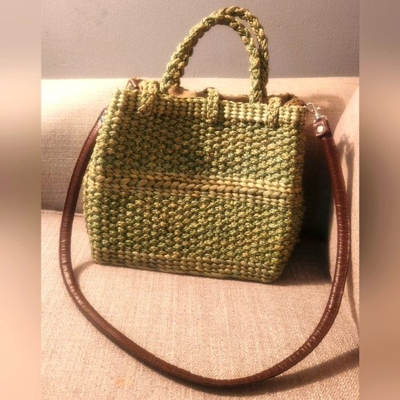 Handwoven Green and Brown Tote Bag - Picture 1 of 2